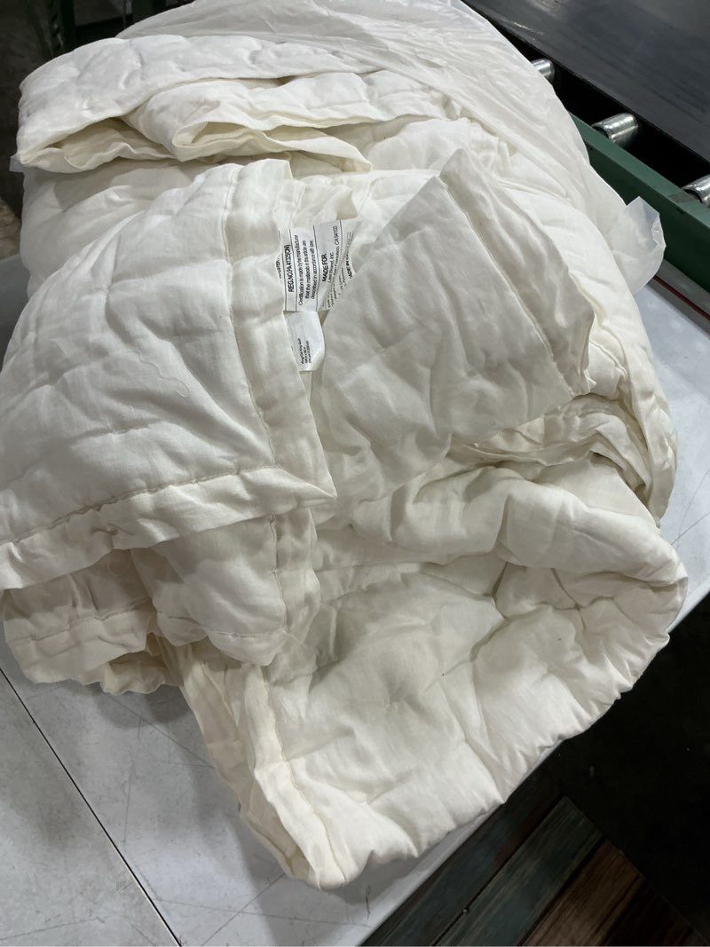 Condition photo showing Good Condition for european linen dream quilt, king/cal king, ivory