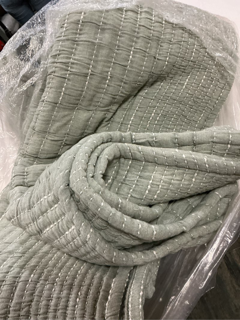 Condition photo showing Good Condition for organic cotton channel stitch coverlet set king/ calking green