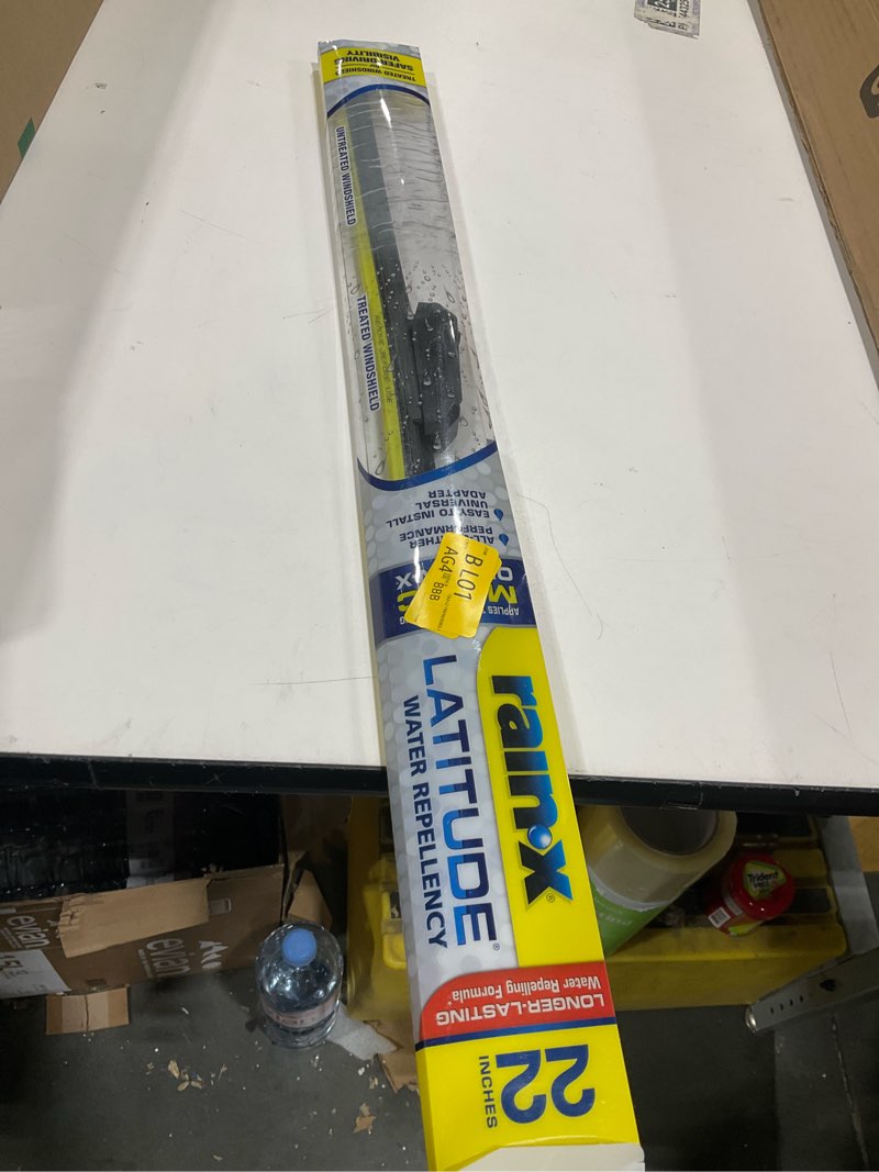 Condition photo showing Good Condition for Rain-X 5079279-2 Latitude 2-In-1 Water Repellent Wiper Blades, 22 Inch Windshield Wipers (Pack Of 1), Automotive Replacement Windshield Wiper Blades With Patented Rain-X Water Repellency Formula 22" Latitude