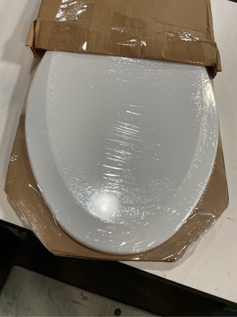 Condition photo showing New/Like New for bemis 1500ec 390 lift-off wood elongated toilet seat, cotton white (pack of 1) | durable enameled wood resists chipping & scratching, fits all standard elongated toilets, made in usa, 1500ec 390 elongated minimalist