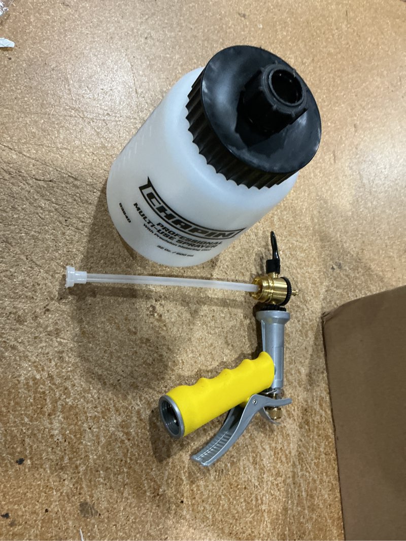 Condition photo showing As Is for chapin g364d made in the usa 32 ounce professional lawn and garden hose-end sprayer with 16 mixing rations on the metering dial, built-in anti-siphon, translucent white