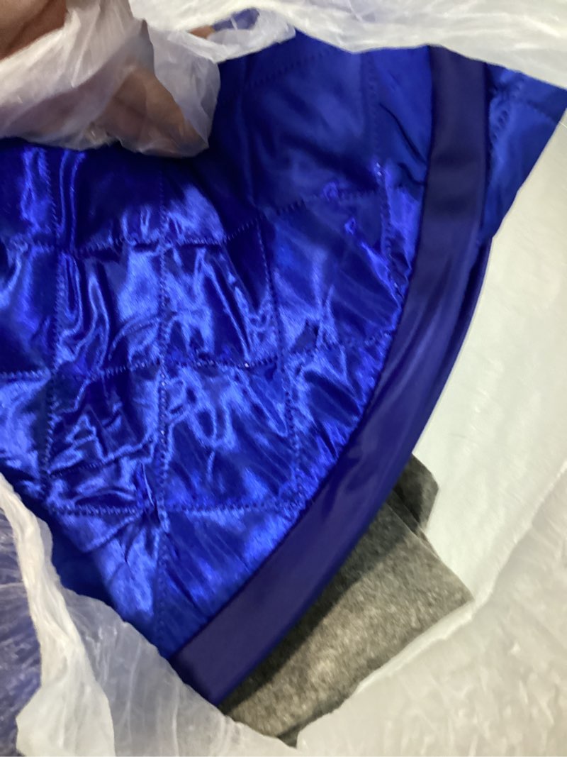 Condition photo showing Good Condition for ZONEMEL Portable Steam Sauna Kit for 1 Person or 2 Person Full Body Home Sauna Spa, Leg Detox Relaxation, 2L Steam Pot, Remote Control (Pink, L 33.5”x W 32.3”x H 41.7”)