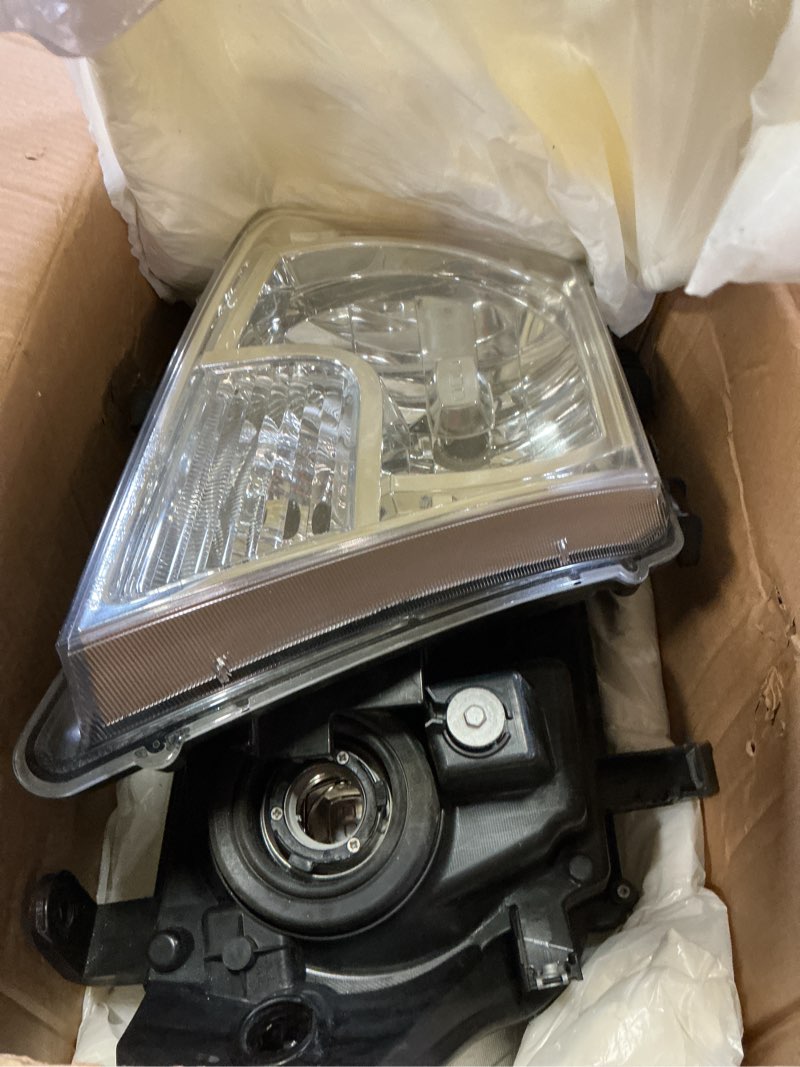 Condition photo showing Good Condition for headlights assembly replacement for nissan frontier 2009-2020, replace 26060zl40a 26060zl40b, amber