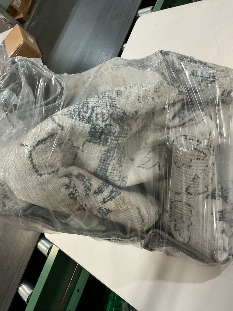 Condition photo showing Good Condition for similar gray area rug 4x5 office entryway rug machine washable kitchen vintage distressed non slip carpet indoor grey retro floral accent throw door mat for bathroom bedroom dining living room 4' x 5' (rectangular) accent | grey