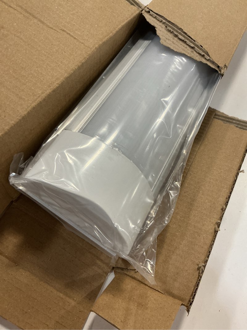 Condition photo showing Good Condition for 8 Packs 2FT LED Batten, Ultra-Thin Ceiling Surface Mounted Fixture, 20W, Day Light 4000K, IP20, for Garage, Shop, Hallway, Office, Market, Ver.2 White 8 Pack