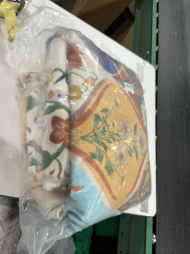 Condition photo showing Good Condition for Bohemian Geometric Floral 8x10 Area Rugs, Machine Washable, Low Pile Soft Carpet, Non-Slip for Living Room, Bedroom, Dining Room, Farmhouse, Kids Playroom, Office | Beige Beige 8' x 10' (Rectangular)