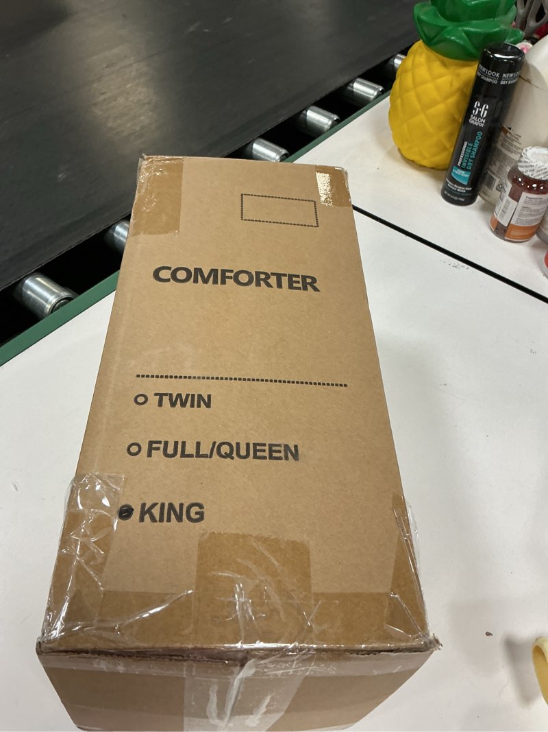 Condition photo showing New/Like New for UNIKOME King Size Comforter Set White - Ultra Soft Boho Pintuck Down Alternative Bedding Set for Winter, All Seasons, 3 Pieces Lightweight Warm Pinch Pleat Bed Set with Comforter, 2 Pillowcases 01 White King(104"x92")