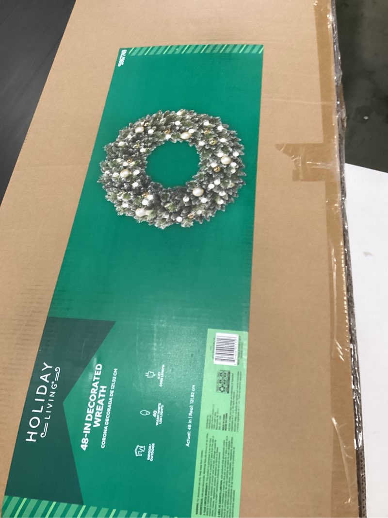 Condition photo showing New/Like New for Corona decorativa dev121.92 cm