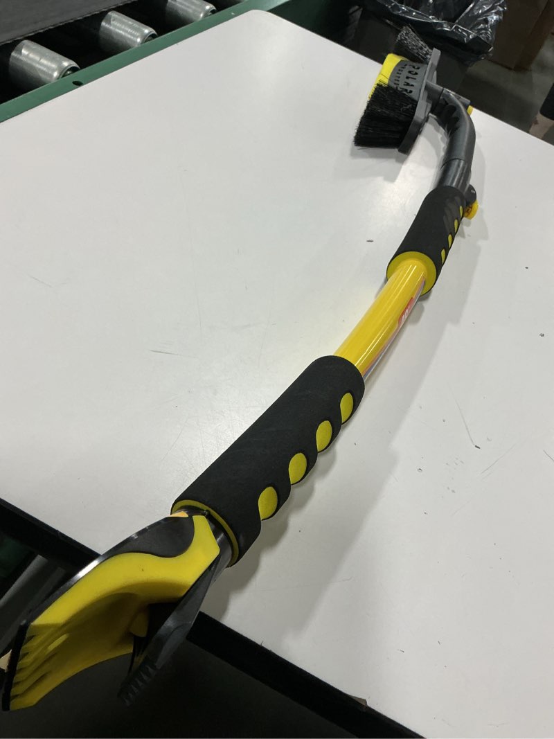 Condition photo showing Good Condition for SubZero 14180 48" Ultimate Polar Vortex Crossover Snowbroom with Pivoting Head and Integrated Scraper