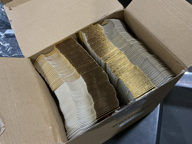 Condition photo showing New/Like New for Crtiin 200 Pcs Gold Paper Crowns Bulk King Crown Princess Hats for Birthday Celebration Party Supplies Classic Style