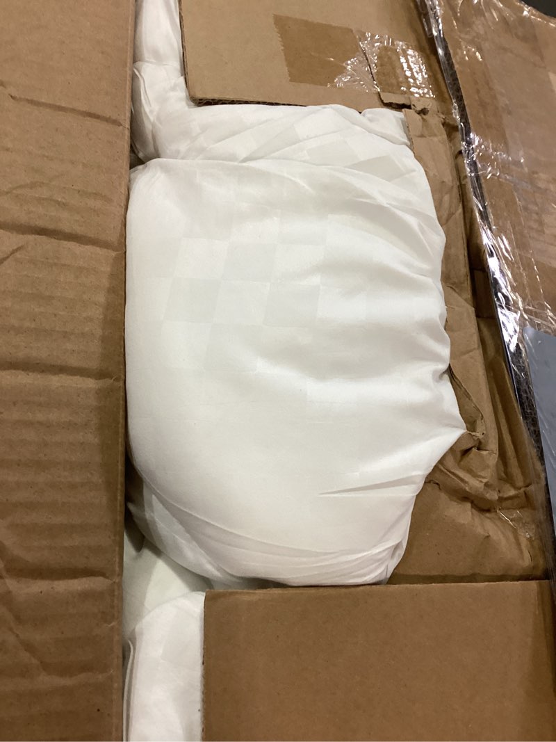 Condition photo showing As Is for EASELAND Queen Size Mattress Pad Pillow Top Mattress Cover Quilted Fitted Mattress Protector Cotton Top Stretches up 8-21" Deep Pocket Cooling Mattress Topper (60x80 inch, White) White Queen