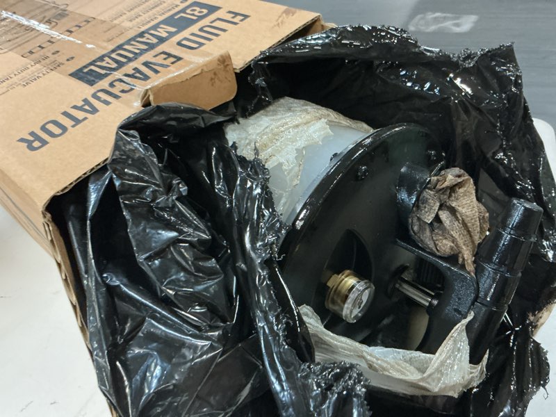 Condition photo showing As Is for ewk 6.5l pneumatic/manual oil extractor, oil change pump for automotive fluids vacuum evacuation, fluid extractor pump tool