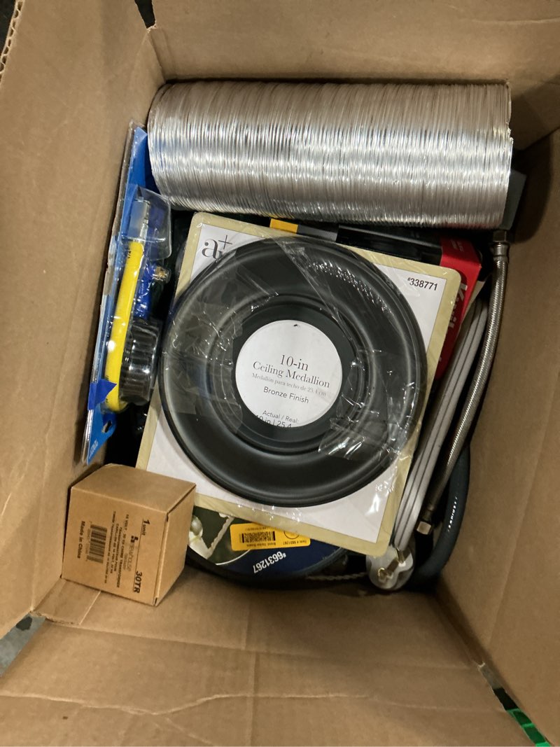 Condition photo showing Good Condition for assorted home improvement lot (small tools, screw, home accessories, etc.)