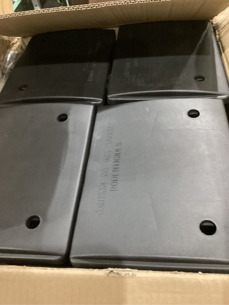 Condition photo showing Good Condition for Qualirey 12 Packs Mouse & Rat Bait Station with Keys Rat Bait Box Outdoor Mouse Trap Rodent Control Trap Keeps Pets and Children Safe Indoor & Outdoor 12 Black