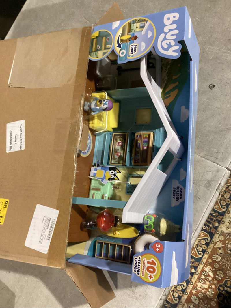 Condition photo showing Good Condition for Bluey Beach Cabin Playset, 10”, Customizable Toddler House Playset with 10 Play Pieces and 2.5” Goggles Figure, Toy Houses for Kids Ages 3+ 4 - Beach Cabin
