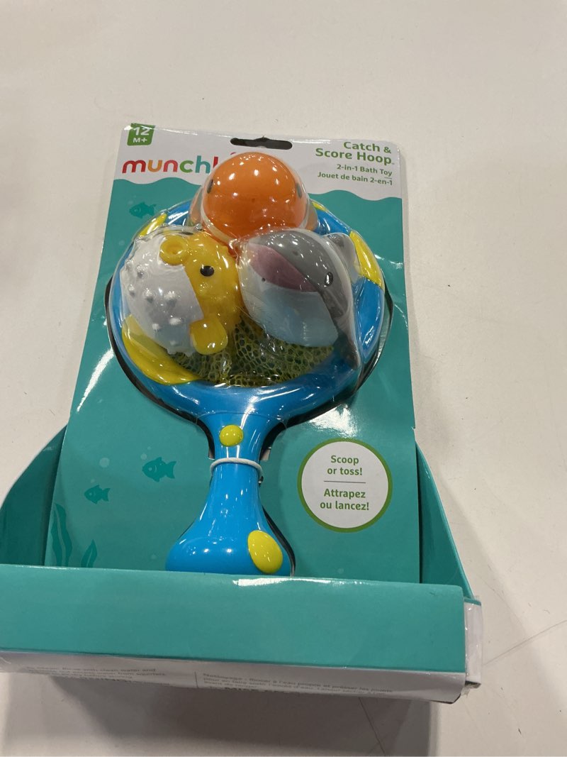 munhkin catch & score hoop bath toy