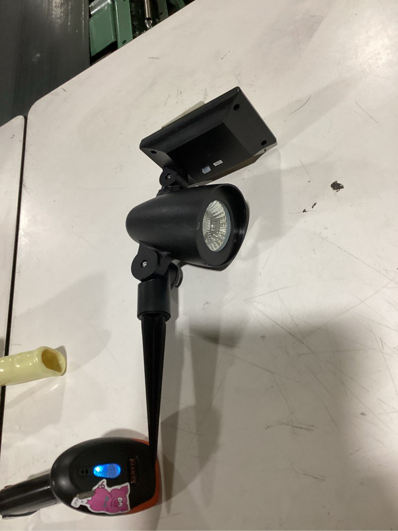 Condition photo showing New/Like New for harbor breeze 60 -lumens 1 -watt black solar led spot light