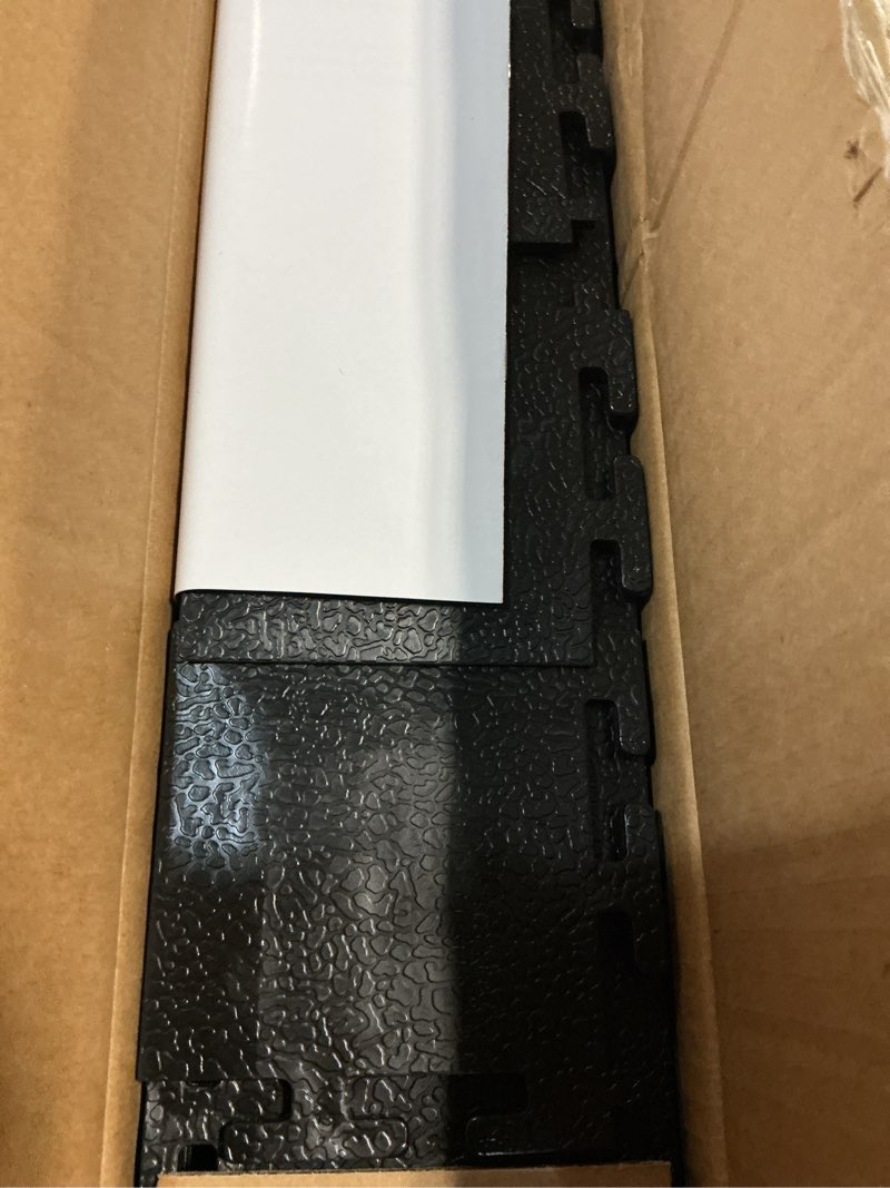 Condition photo showing Good Condition for vevor male garage floors transition edge kit, 12 edges and 4 corners, sturdy pvc interlocking modular garage floor edging slip-resistant, compatible only with vevor 4-sided interlocking mats, black black 12 edges + 4 corners