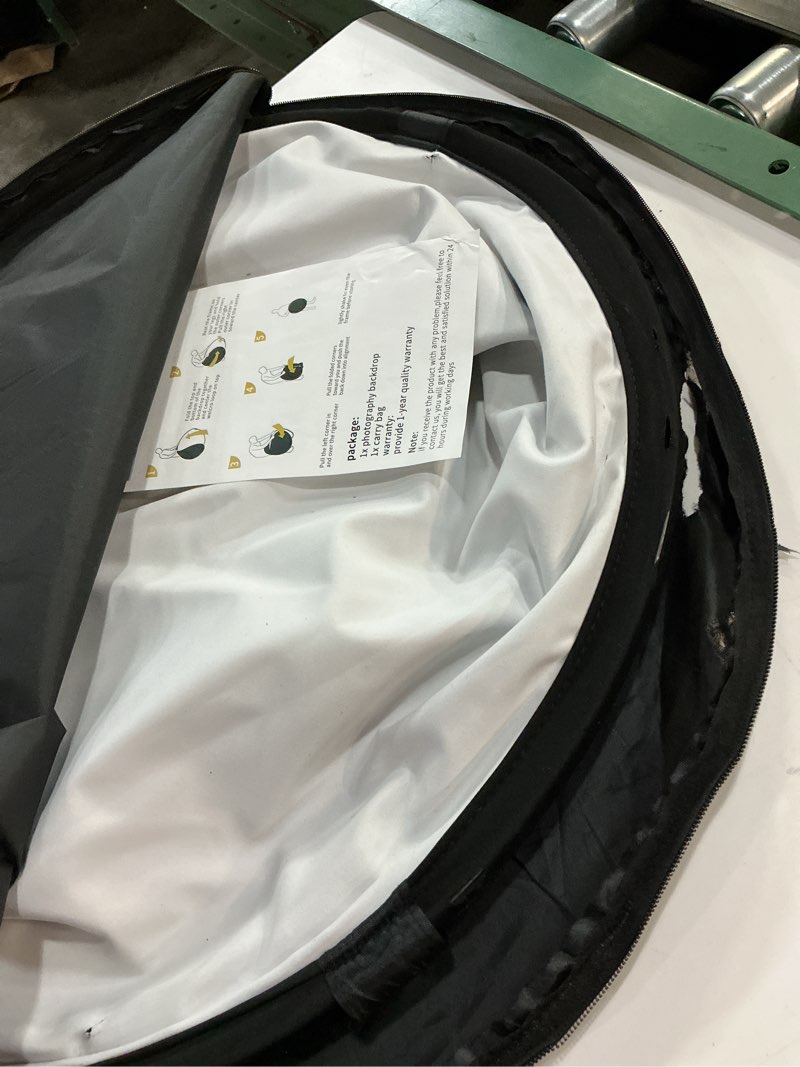 Condition photo showing As Is for 5 * 6.5 ft (2mX1.5m) 2 in 1 Polyester Muslin Black White Collapsible Reflector Backgrounds Portable Collapsible Reversible Photography Backdrop with Carrying Bag Black/White?5*6.5ft?