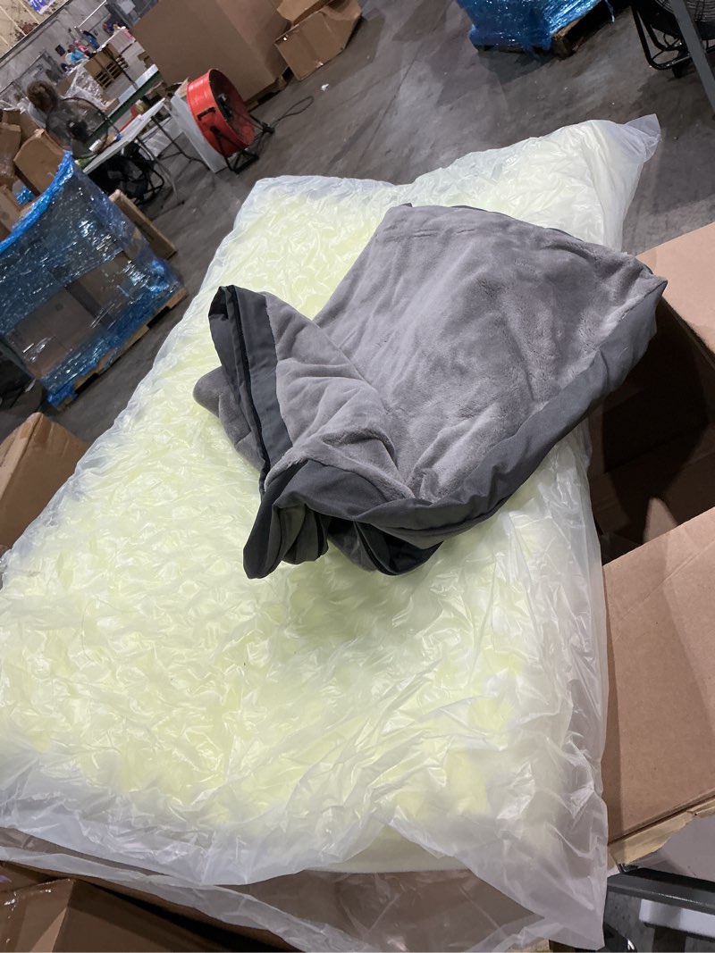 Condition photo showing Good Condition for waterproof outdoor dog bed large medium sized washable crate pad 35 inch