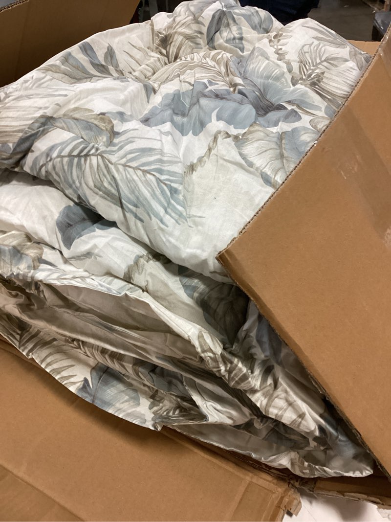 Condition photo showing Good Condition for Tommy Bahama - Queen Comforter Set, Reversible Cotton Bedding with Matching Shams, Super Soft Bedding Set (Bakers Bluff Blue, Queen) Queen Off White/Blue/Grey