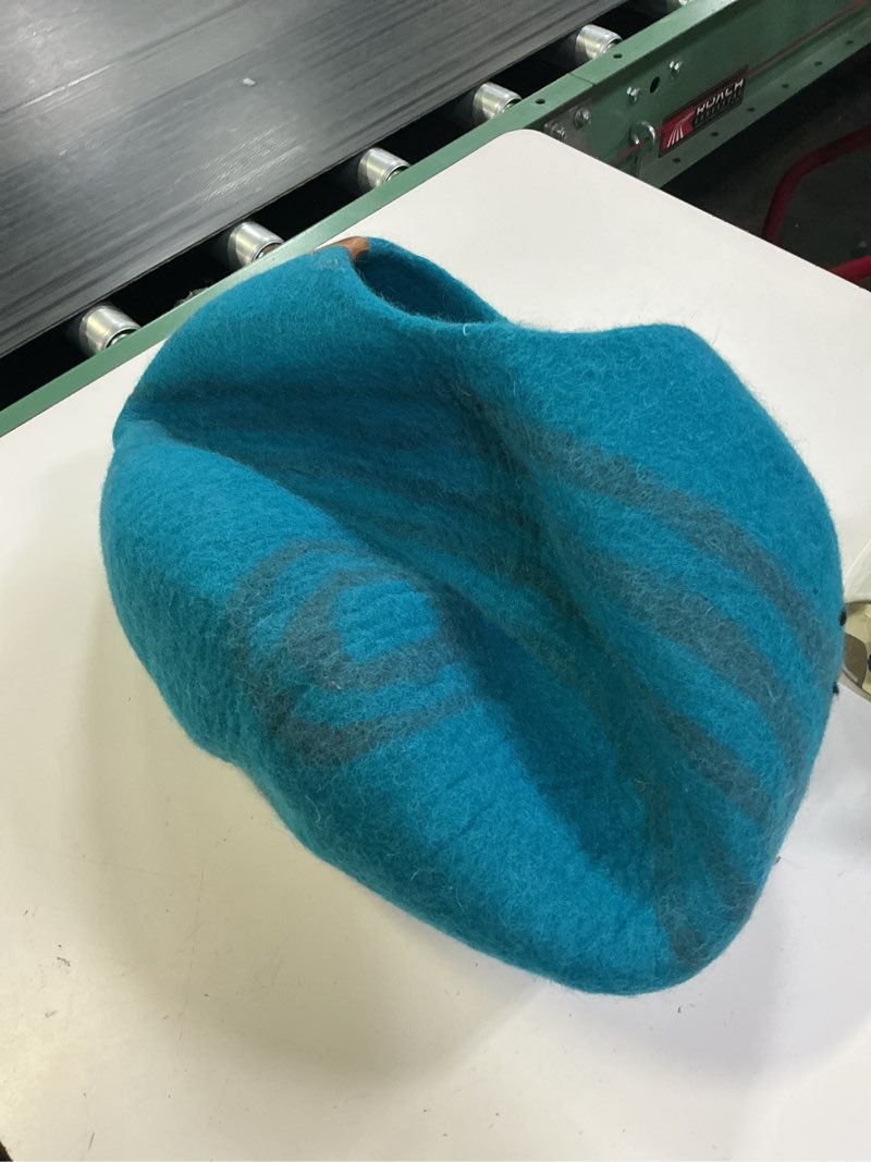 Condition photo showing As Is for meowfia premium felt cat cave bed, medium, aquamarine