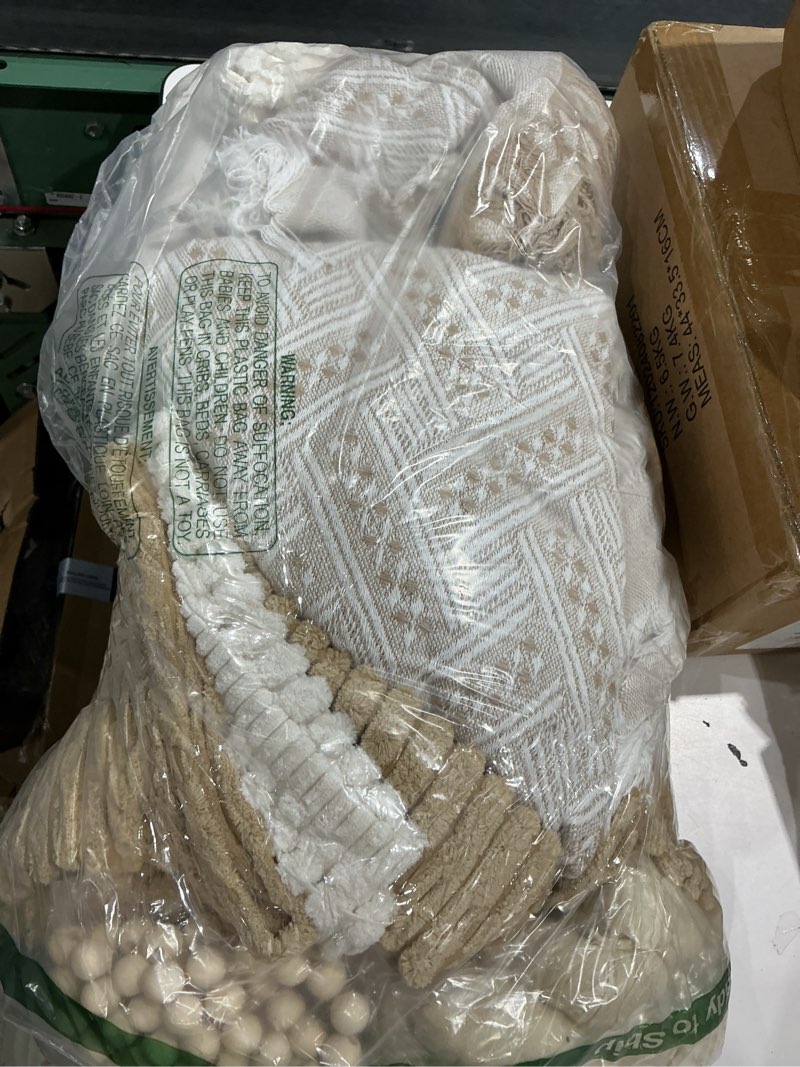 Condition photo showing Good Condition for 91x 71 extra large outdoor boho picnic blanket with 6 throw pillow covers, beige white white table runner, 6 napkins, 6 napkin rings, cotton yarn oversize beach blanket for outdoor party camp wedding