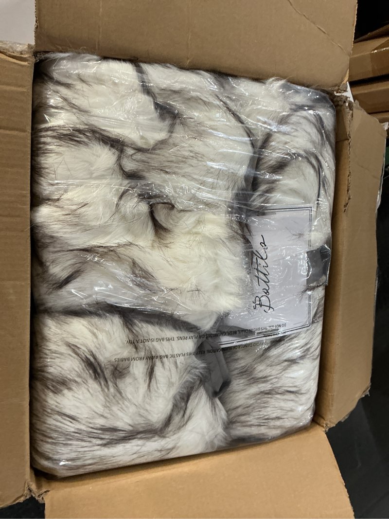 Condition photo showing As Is for BATTILO HOME Luxury Ivory White Faux Fur Throw Blanket for Bed, Extra Large Super Soft Fluffy Cozy Fall Thick Warm Fox Fur Throw Blankets for Couch, Bed Reversible to Plush Velvet (60"x80") White & Black 60"x80"