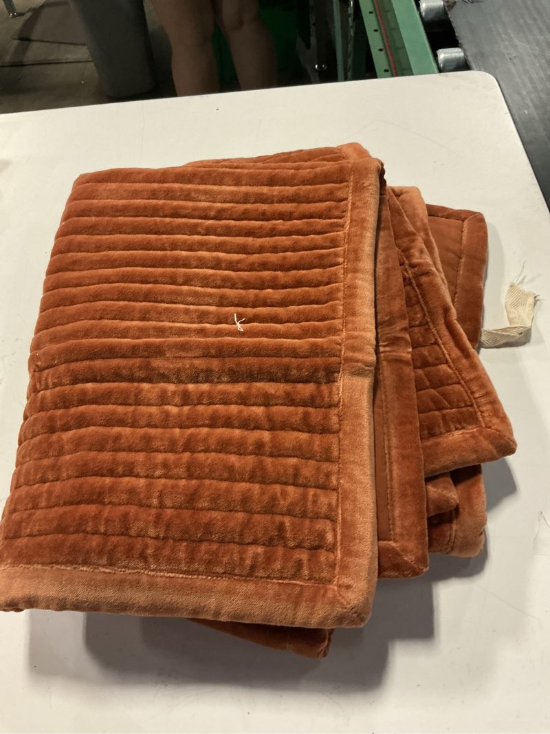 Condition photo showing As Is for organic cotton matelasse sham set (different color )