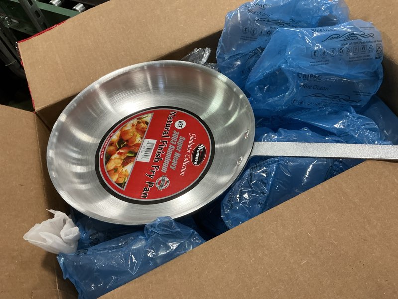 Condition photo showing Good Condition for Winco AFP-12A Commercial-Grade Aluminium Fry Pan/Skillet, 12", Silver