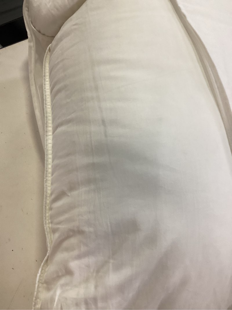 Condition photo showing Good Condition for premium down alternative pillow size: standard