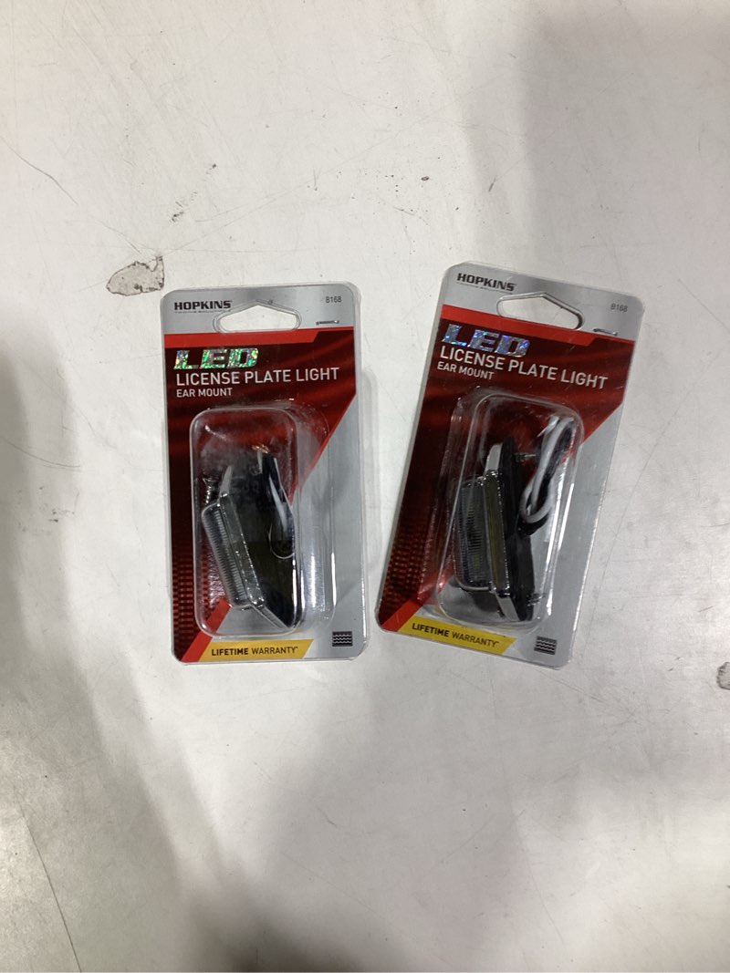 Condition photo showing New/Like New for  Hopkins Surface Mount Chrome Trailer Light for RVs and Mobile Homes - Maintenance Free, Chrome -2 pack