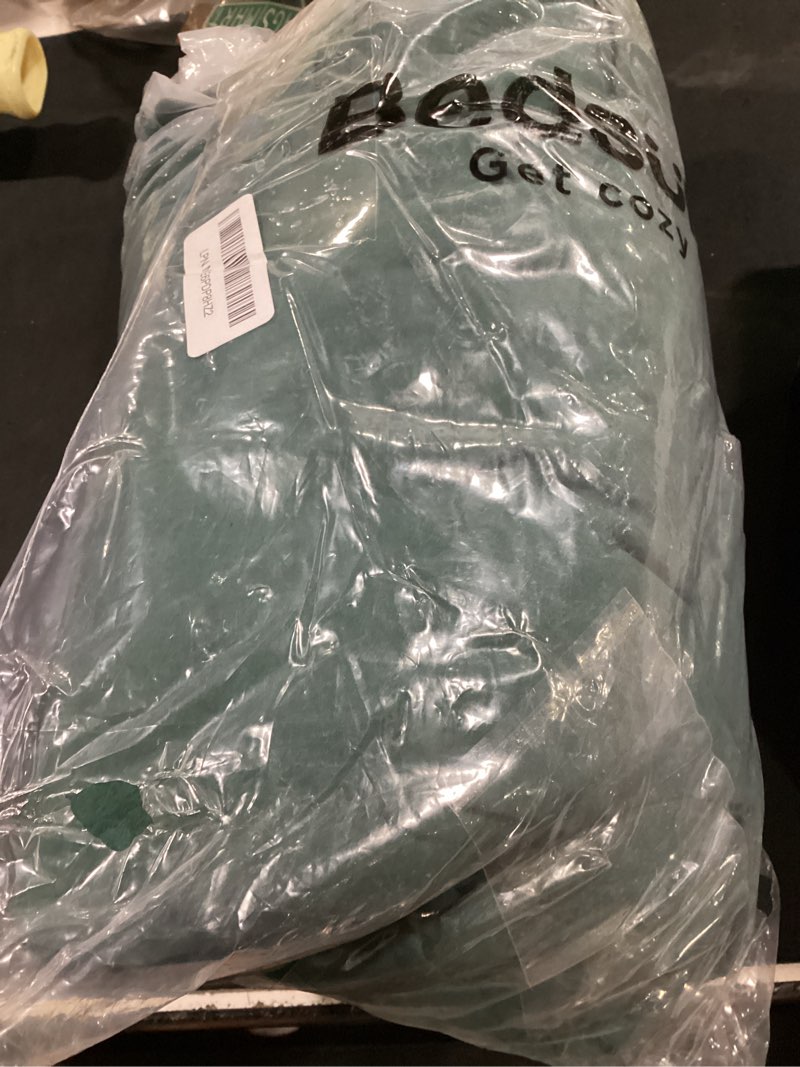Condition photo showing As Is for bedsure prewashed duvet cover queen, cotton-like bedding set, forest green | ultra soft, relaxed texture, 90"x90" breathable comfort, hidden zipper, 8 corner ties, easy care, oeko-tex, year-round use 01 - forest green (no comforter) queen (90" x 90")