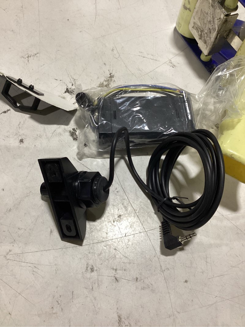 Condition photo showing Good Condition for metra wm-lockn universal line output converter for adding aftermarket amplifer to oem radio -black