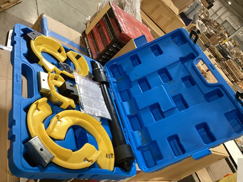 Condition photo showing Good Condition for macpherson strut spring compressor kit, heavy duty interchangeable fork coil extractor tool set for auto suspension repair, includes 3 pairs of jaws (65-212mm) with carrying case (manual use only)