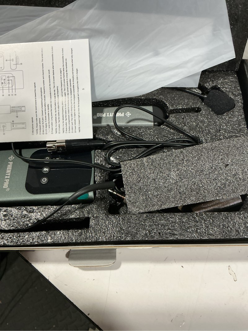 Condition photo showing New/Like New for phenyx pro single digital wireless microphone system, w/mini receiver, bodypack transmitter,15 channels in 900mhz uhf band, headset/lapel microphone for karaoke, singer, church, wedding (pdp-1-1b)