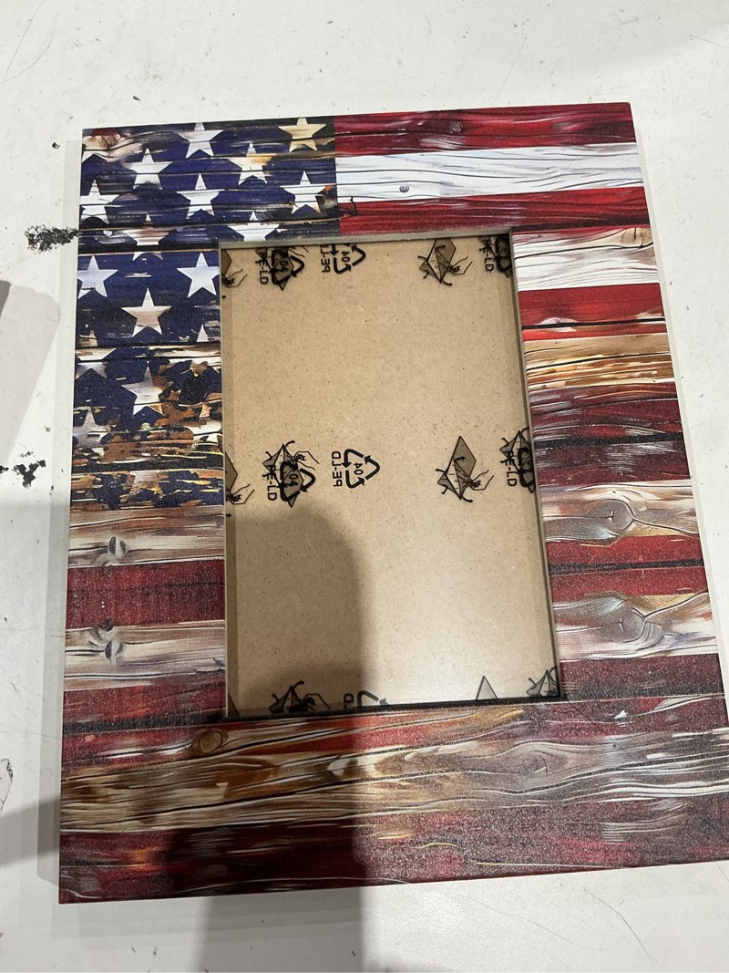 Condition photo showing Good Condition for old wooden american flag 4x6 picture frame, display photos 3.5x5.5 without mat, elegant picture frames collage wall home gallery decor