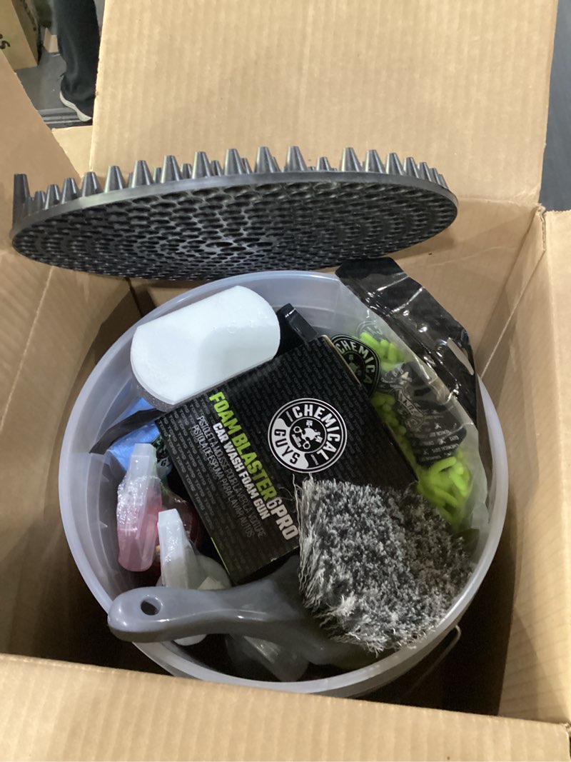 Condition photo showing Good Condition for chemical guys car wash kit 14-pc arsenal builder - with foam blaster, wash bucket, towels, applicators, and 16 oz soaps, waxes, and cleaners - complete car detailing gift set, works with garden hose hol126
