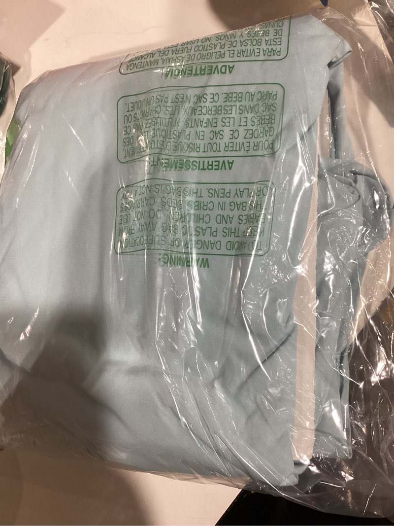 Condition photo showing As Is for bedsure sky blue duvet cover full size