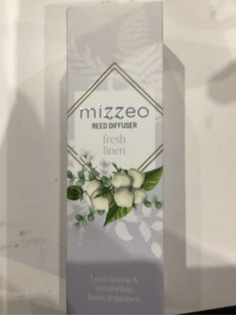 Condition photo showing New/Like New for MIZZEO Reed Diffuser Set, Fresh Linen 6.76 fl oz Highly Scented Room Diffuser Home Fragrance Essential Oil Reed Flower Diffuser, House Bedroom Office Decor & Gifts New-Fresh Linen