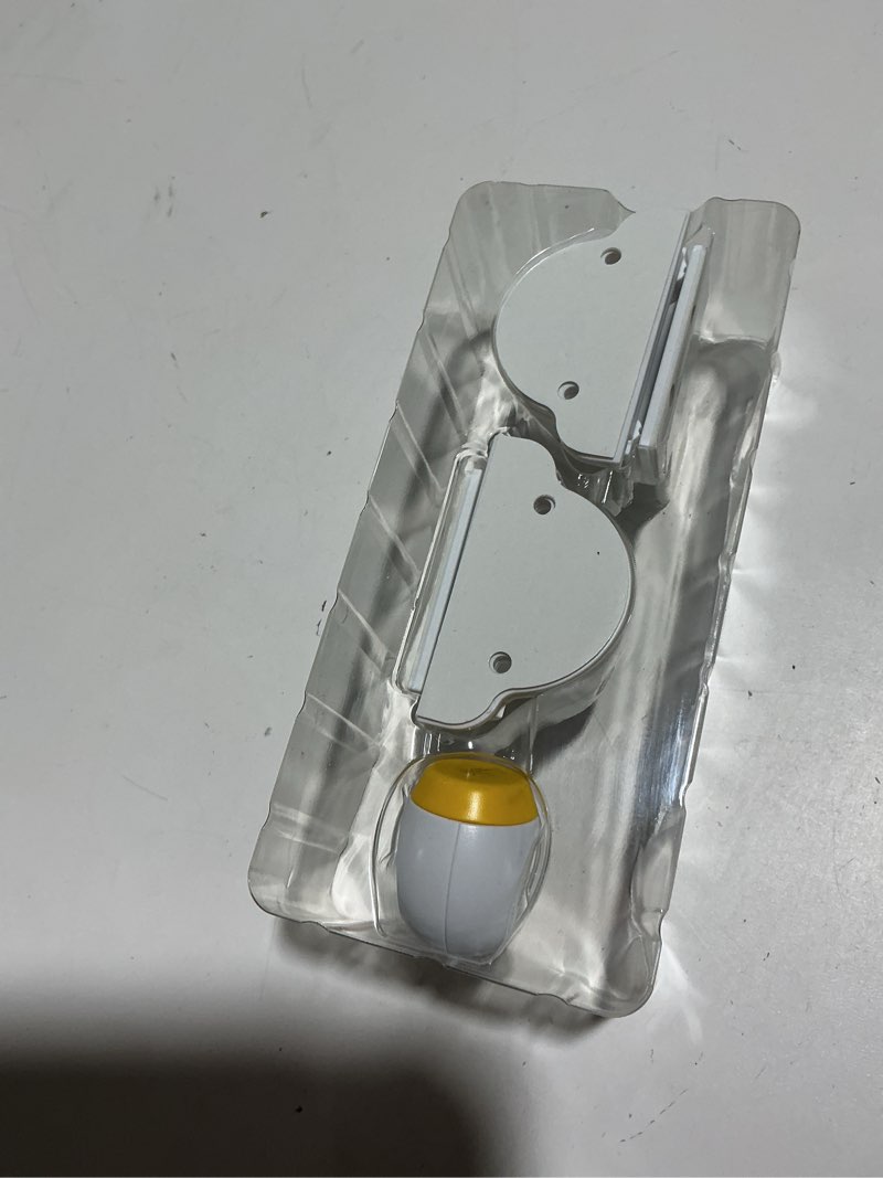 Condition photo showing Good Condition for safety 1st secure-to-explore adhesive magnetic locks - white - 2ct