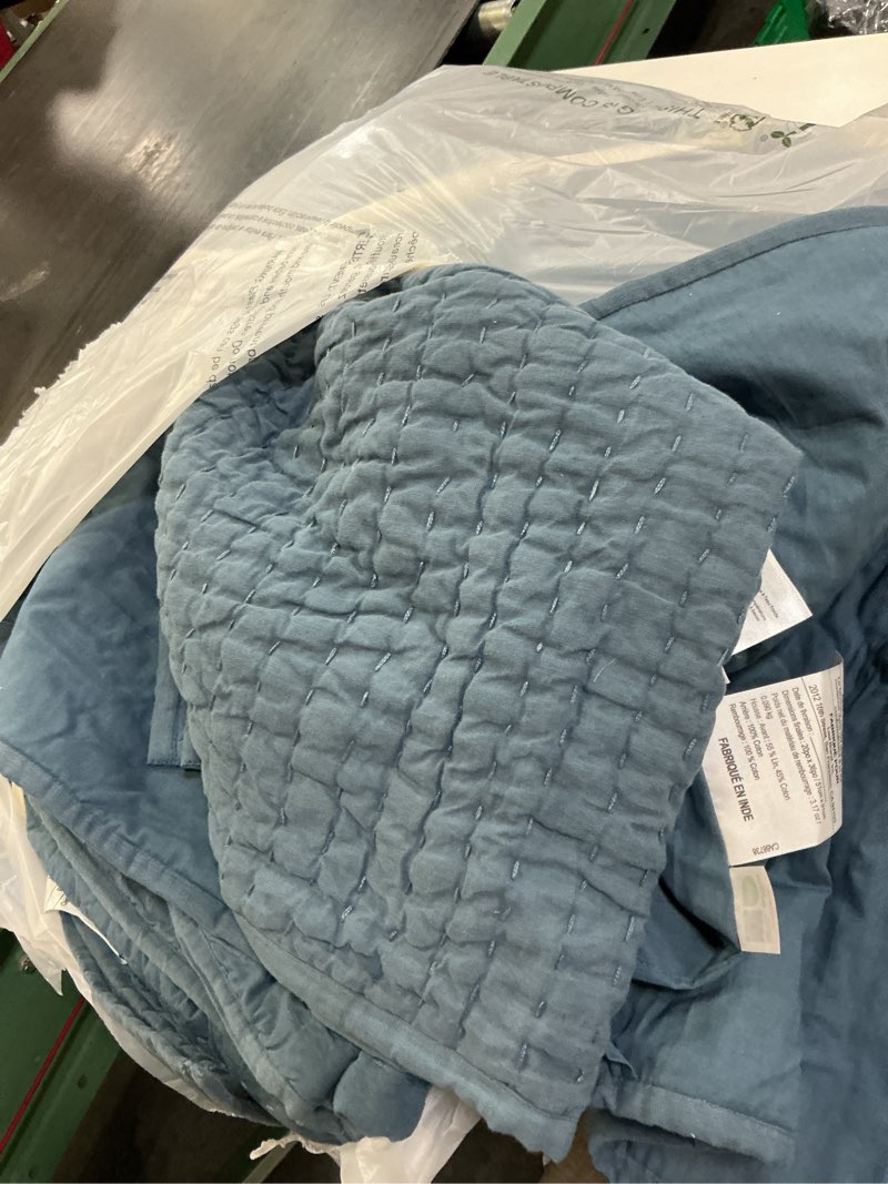 Condition photo showing Good Condition for european linen cotton stitch quilt set color: glacier blue size: king/cal king  set: with sham set 