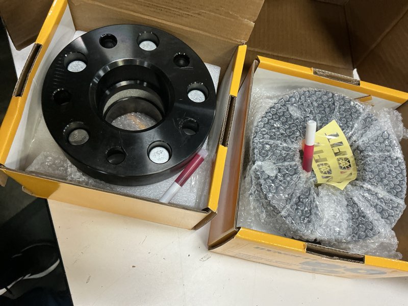 Condition photo showing Good Condition for dynofit 1.5" 5x5 Wheel Spacers for 2007-2018 Jeep Wrangler JK, 1999-2010 Grand Cherokee WJ WK, 71.5mm HubCentric Wheel Spacers for 2005-2010 Commander XK, 1/2"-20 Thread, 1.5 inch Forged Spacers, 4Pcs Thickness: 1.5 inch