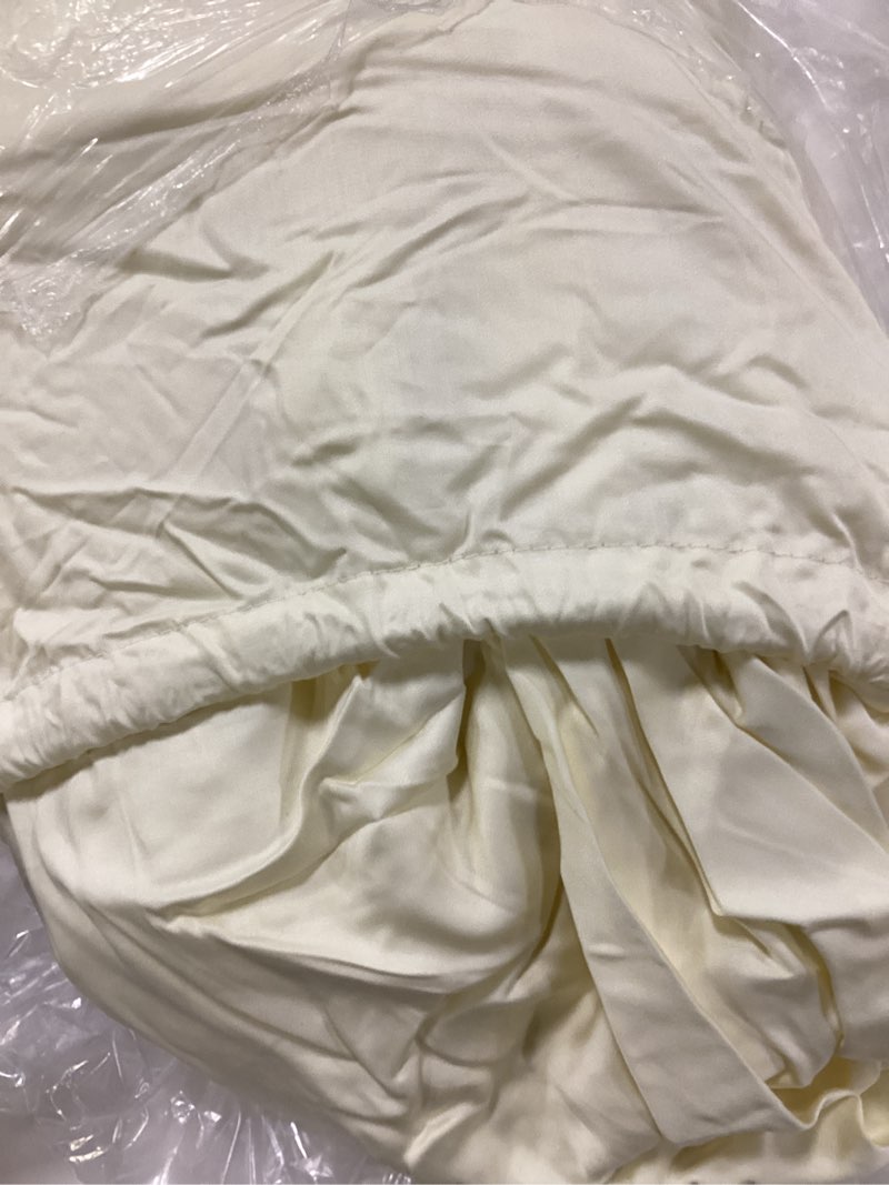 Condition photo showing Good Condition for bamboo sheet set, queen, butter yellow