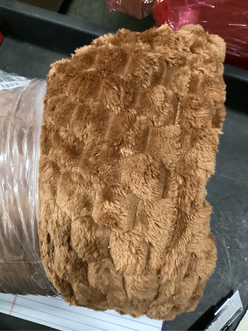 Condition photo showing Good Condition for (size unknown) phf ultra soft flannel fleece blanket, lightweight 3d jacquard fleece blanket, no shedding, no pilling, luxury 340gsm aesthetic fluffy cozy for bed room decor, terracotta
