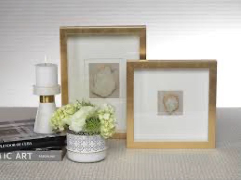 Glam wall decor on resin 