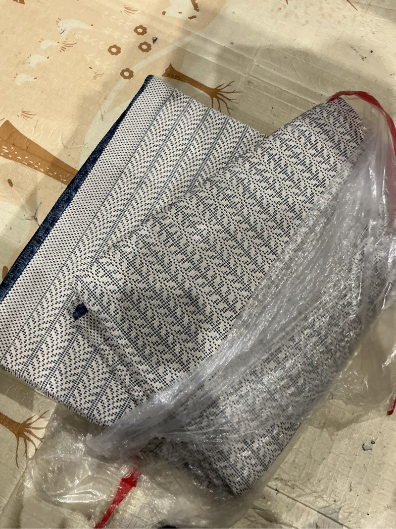 Condition photo showing Good Condition for item similar// stark richmond solid & texture carpet