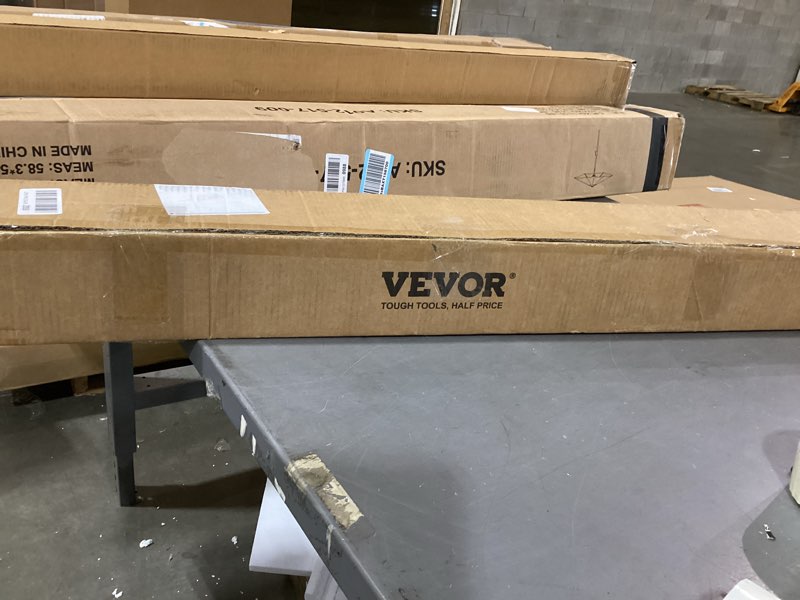 Condition photo showing New/Like New for vevour roof rack