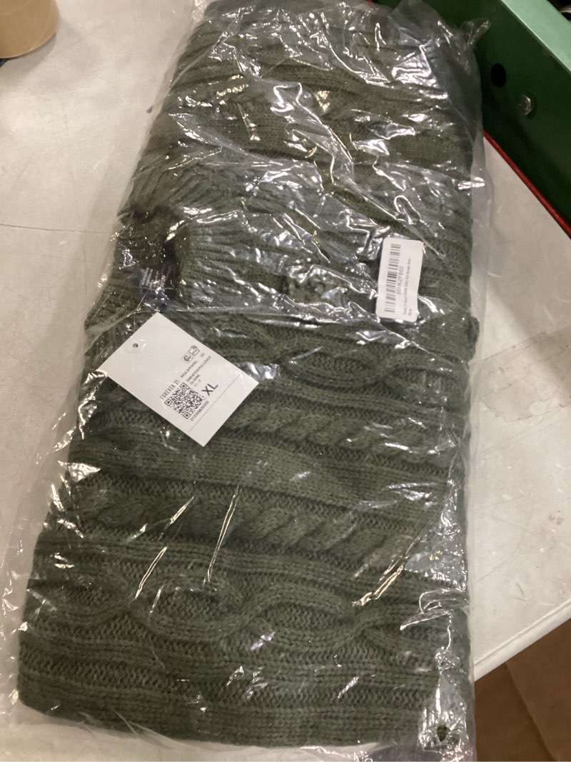 Condition photo showing New/Like New for Forever 21 Womens Rosette Cable Knit Sweater X-Large Green