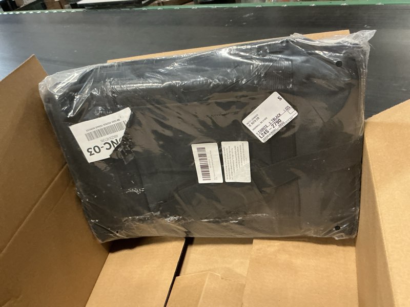 Condition photo showing Good Condition for carriers soft-sided pet carrier for medium large cats dogs under 35lbs,breathable mesh ventilation design,airline approved cat carrying case(x-large,black) 20.0"l x 13.0"w x 13.0"h black